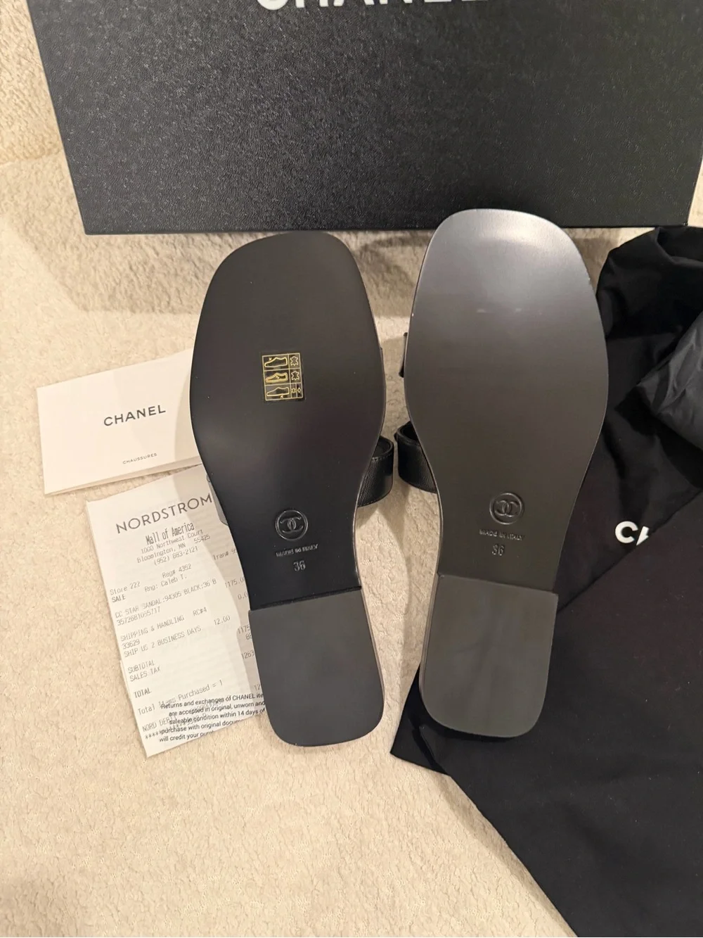 CHANEL Black Leather Interlocking CC Slide Sandals/mules